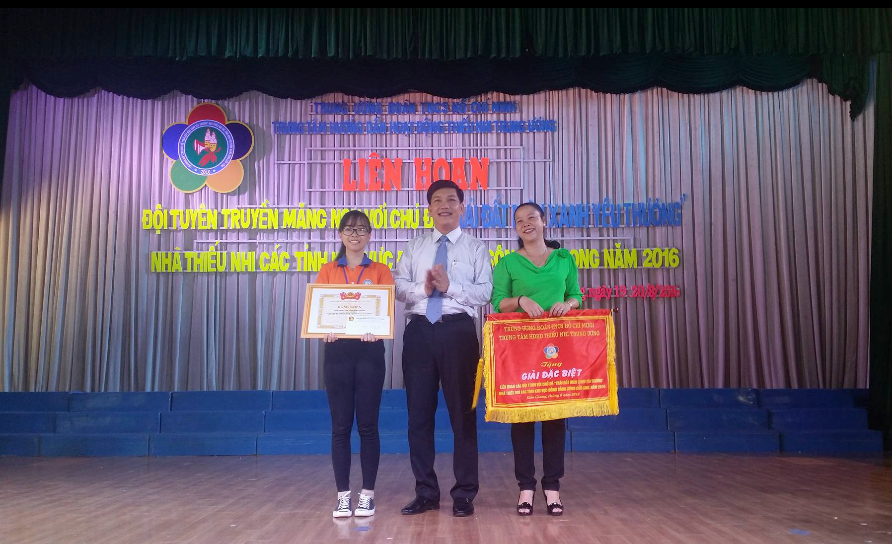 Bế mạc Liên hoan Đội tuyên truyền măng non với chủ đề “Trái đất màu xanh yêu thương ” Nhà thiếu nhi các tỉnh khu vực Đồng bằng sông Cửu Long, năm 2016