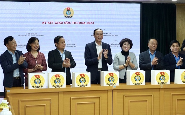Khối thi đua II Công đoàn Viên chức Việt Nam ký kết giao ước thi đua