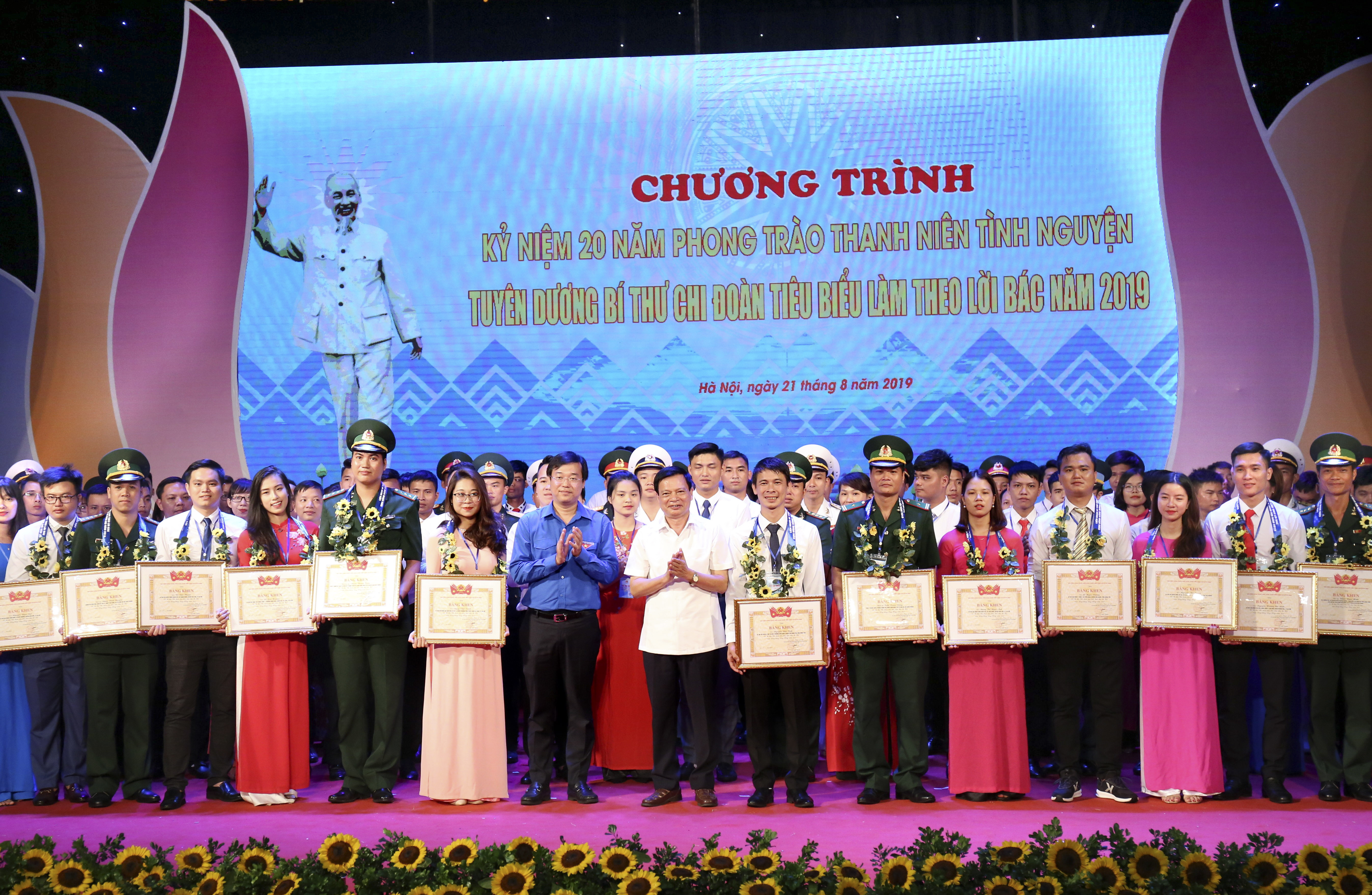 Vinh danh những thủ lĩnh thanh niên tại chi đoàn