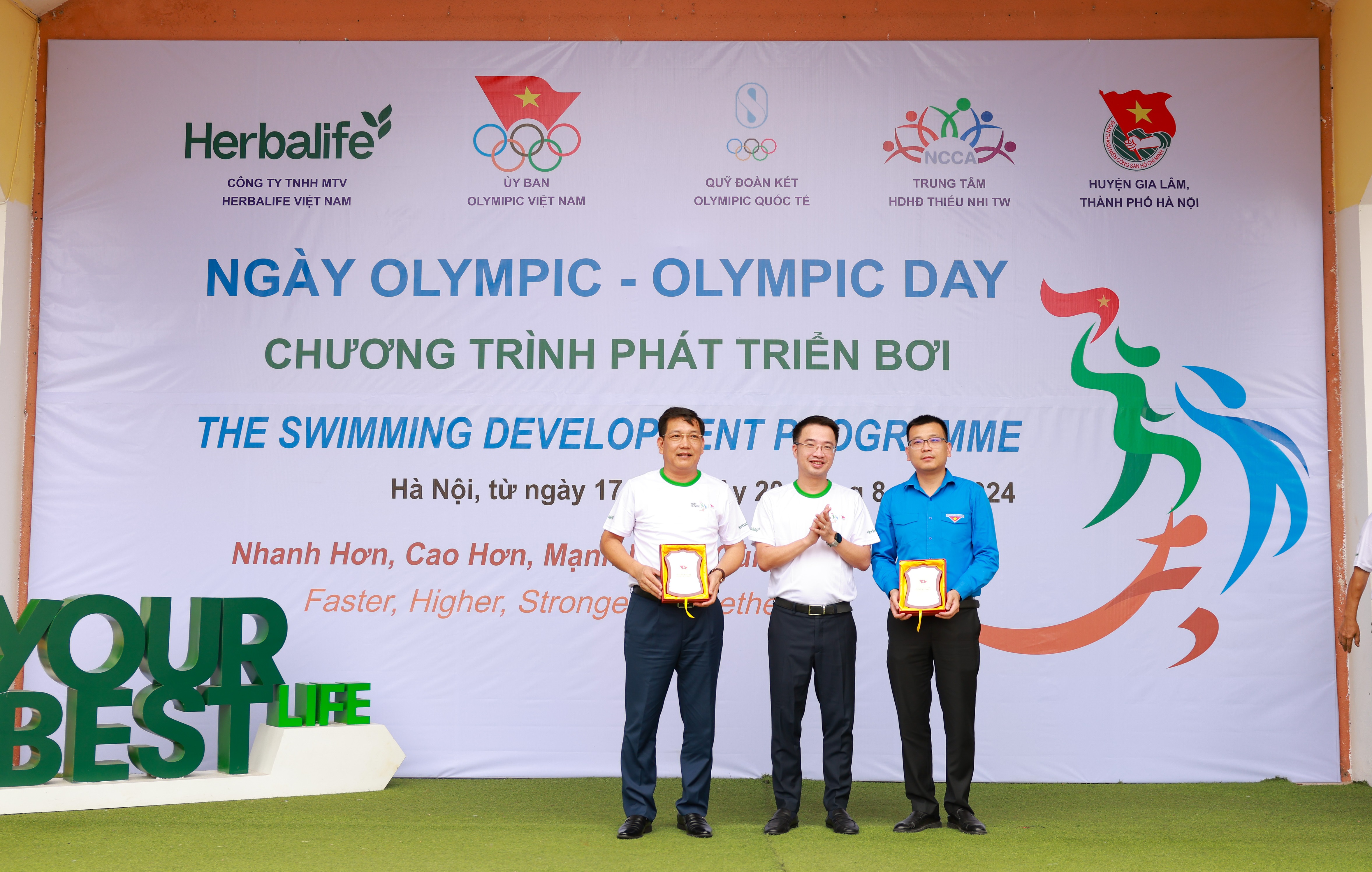 Khai mạc “Ngày Olympic - Chương trình phát triển Bơi” năm 2024